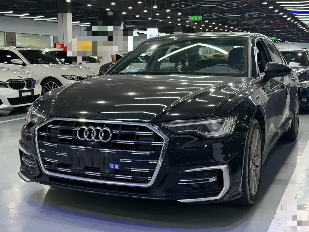Audi A6L — фото 1
