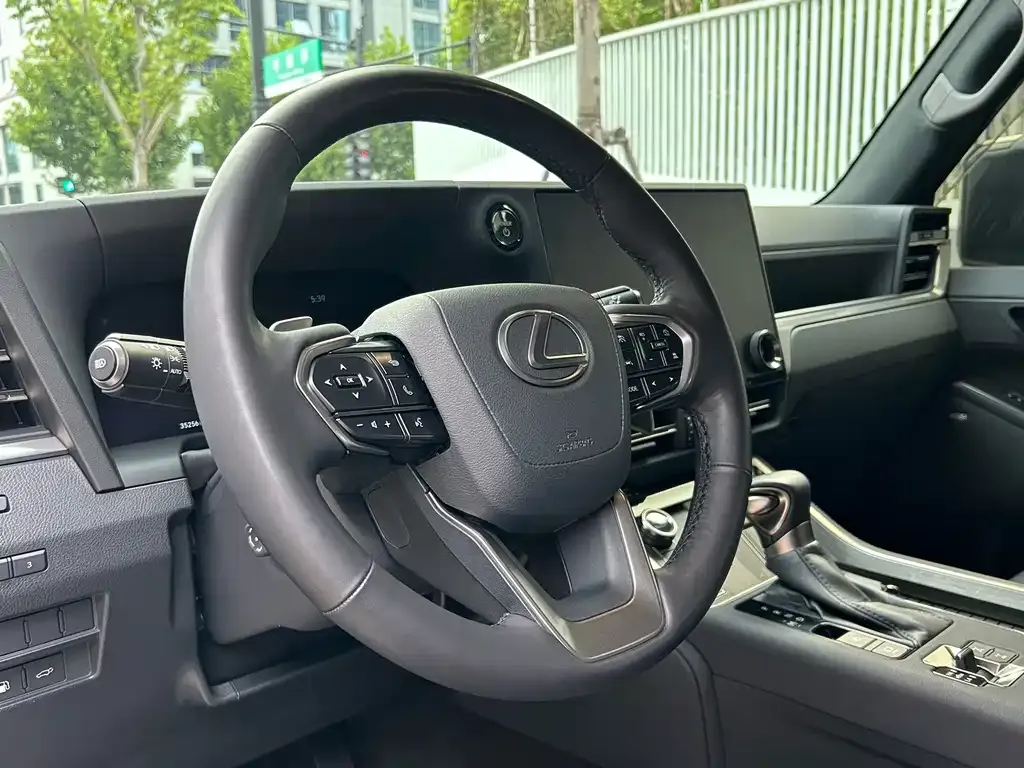 Lexus GX — фото 3