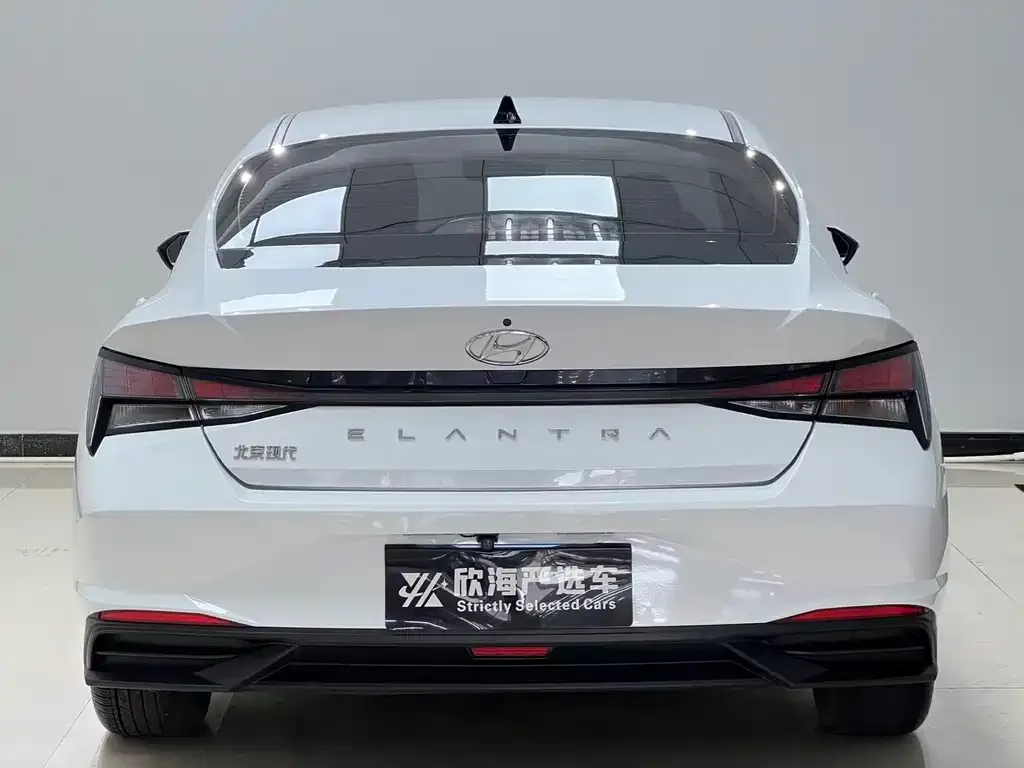 Hyundai Elantra — фото 8