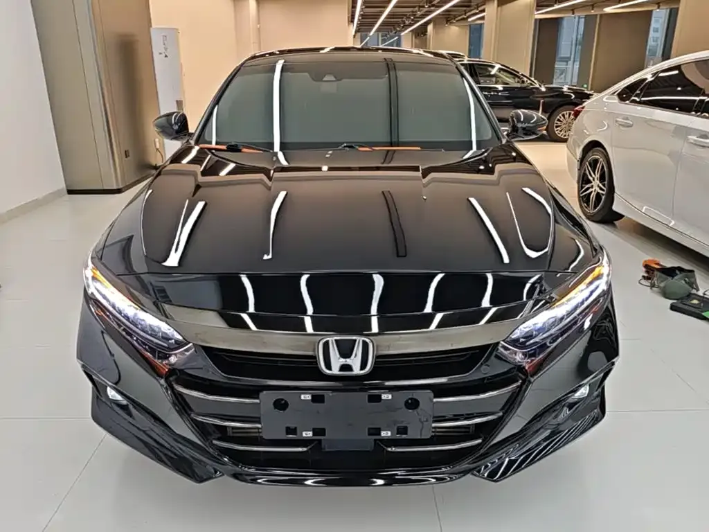 Honda Accord — фото 7