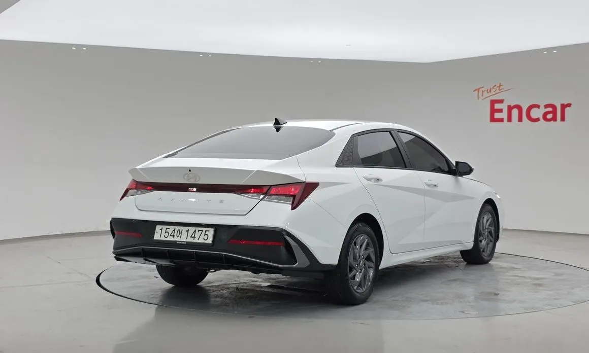 Hyundai AVANTE — фото 3