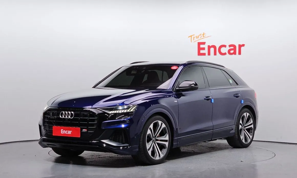 Audi Q8 — фото 1
