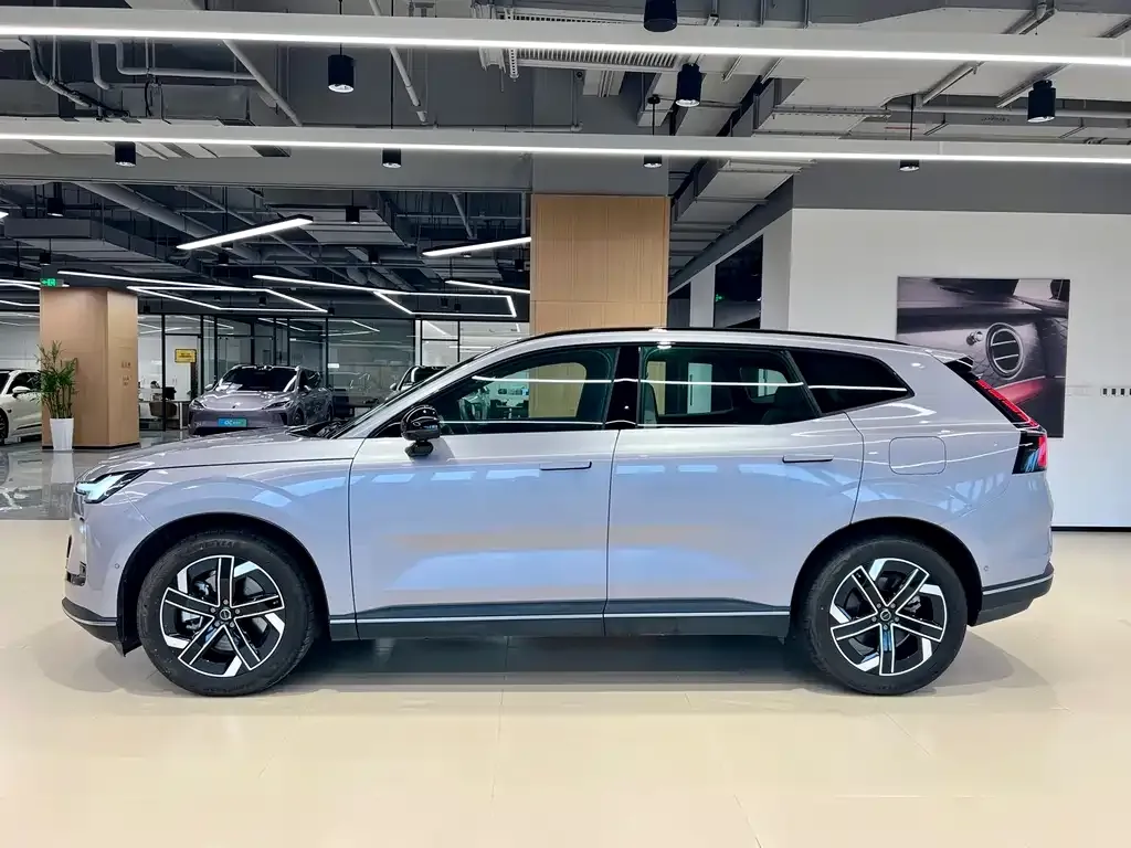 Volvo XC70 Plug-in Hybrid — фото 5