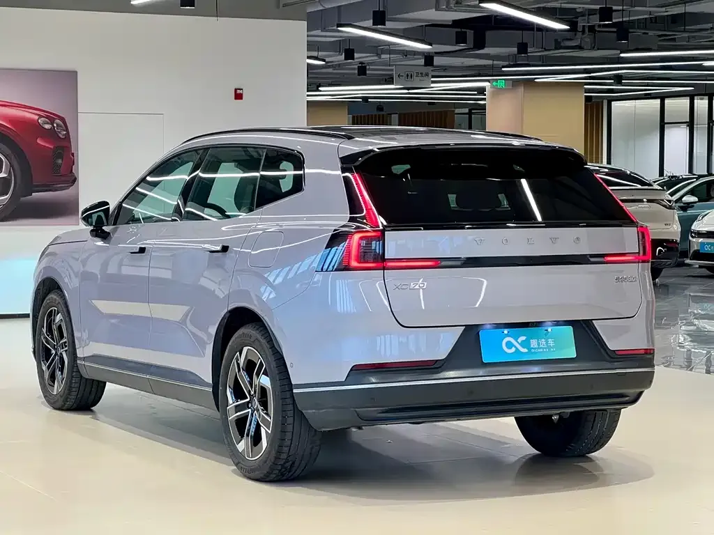 Volvo XC70 Plug-in Hybrid — фото 2