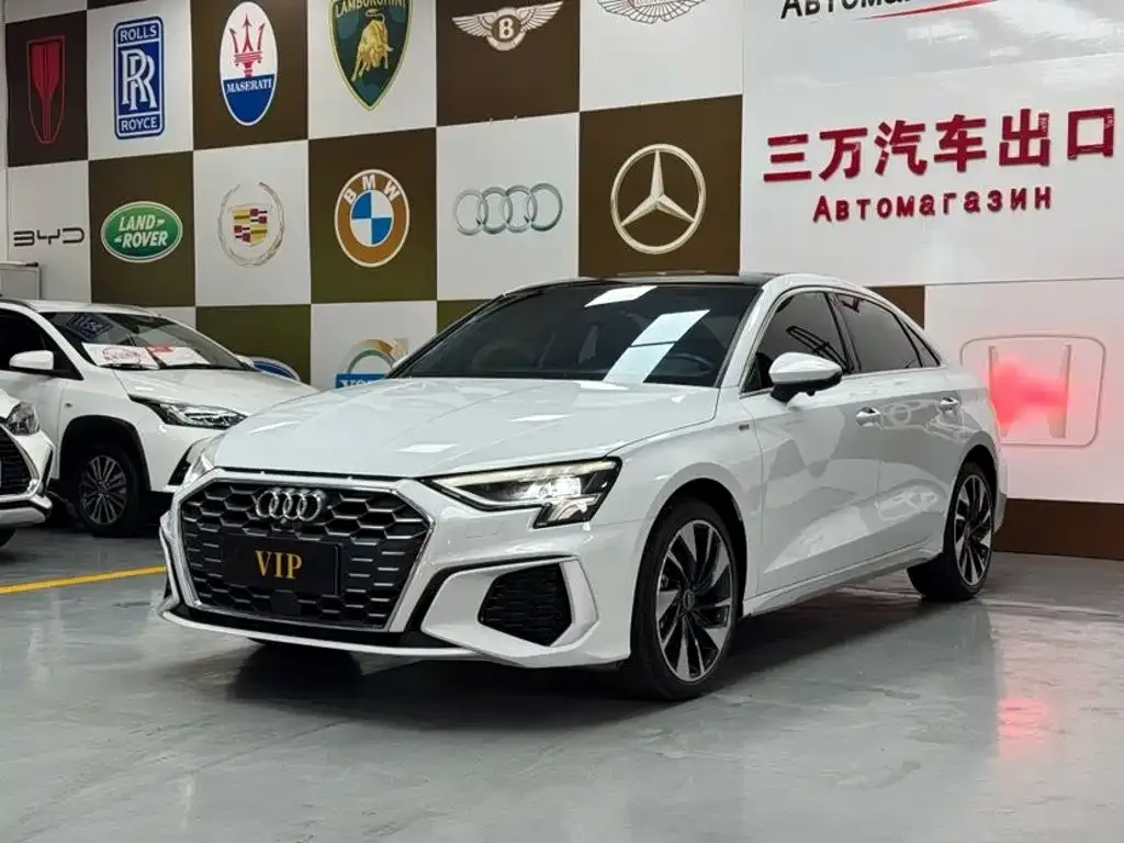 Audi A3 — фото 1