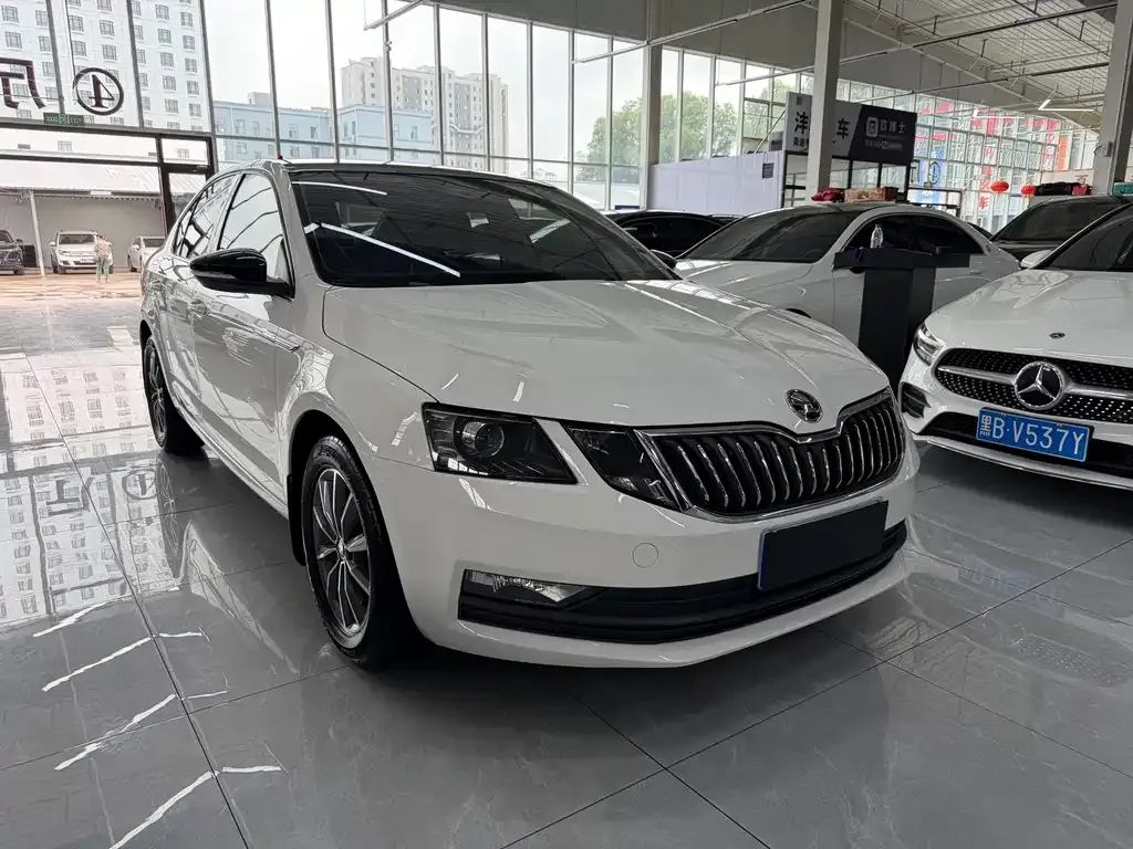 Skoda Octavia — фото 8