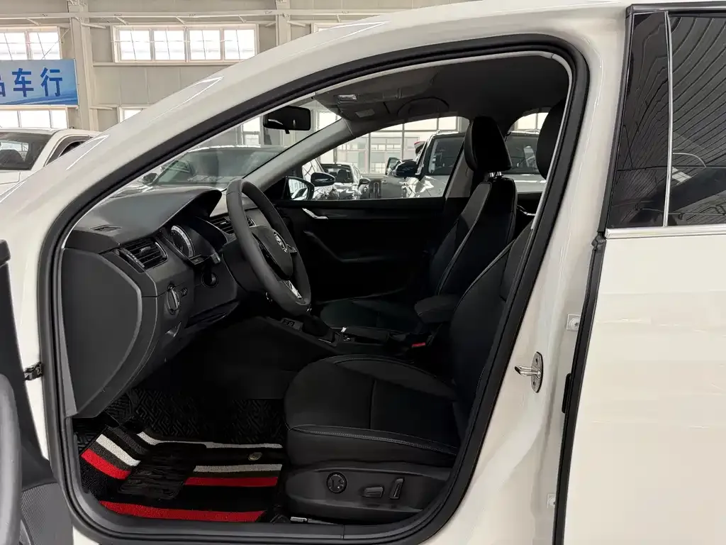 Skoda Octavia — фото 9