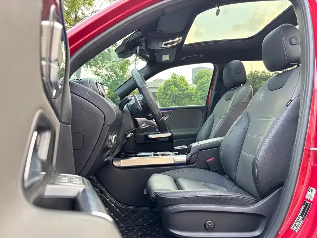 Mercedes-Benz GLB AMG — фото 3