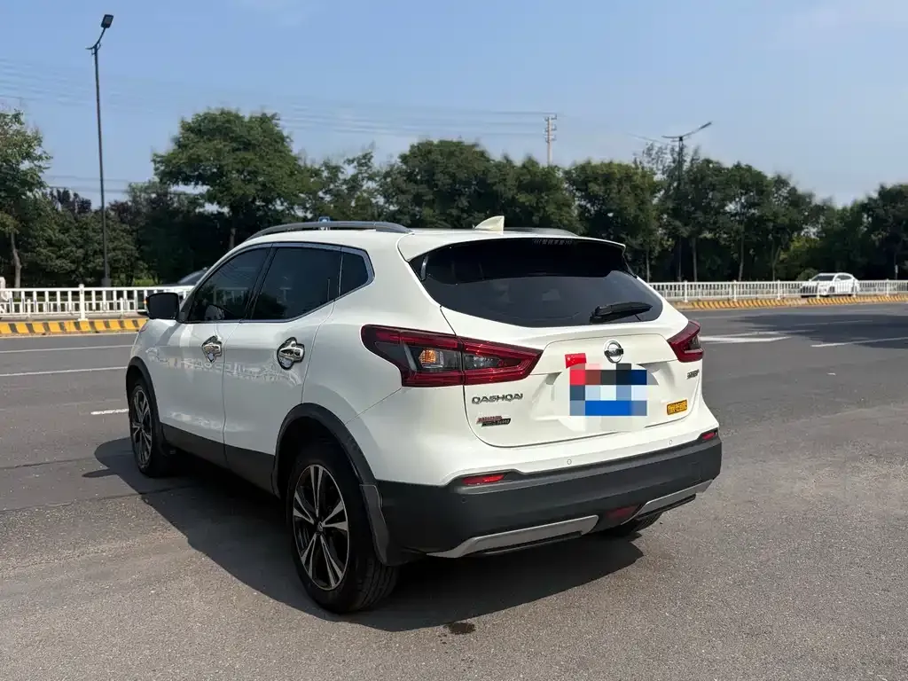 Nissan Qashqai — фото 10