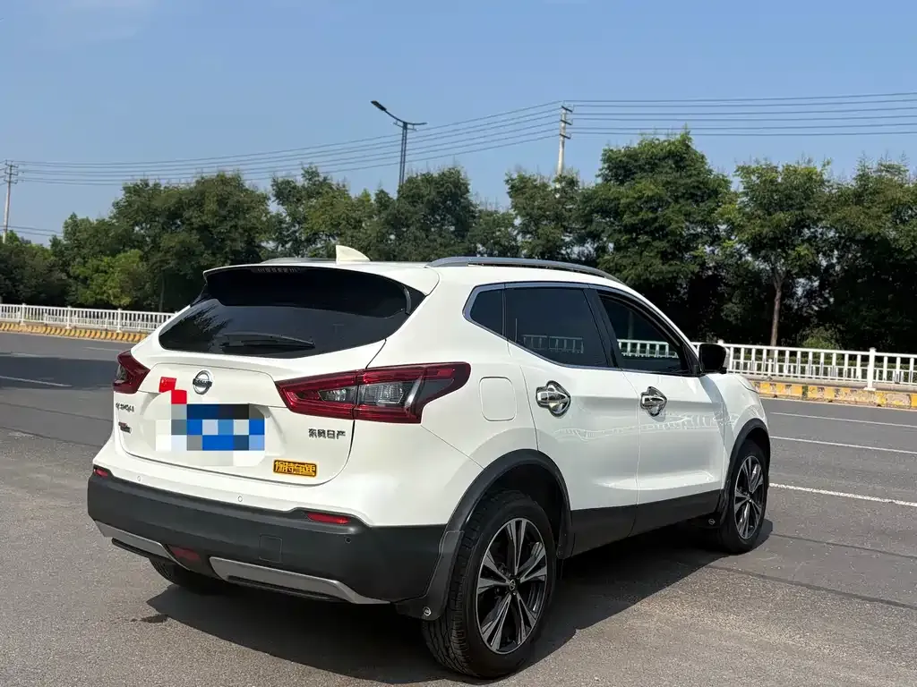 Nissan Qashqai — фото 4