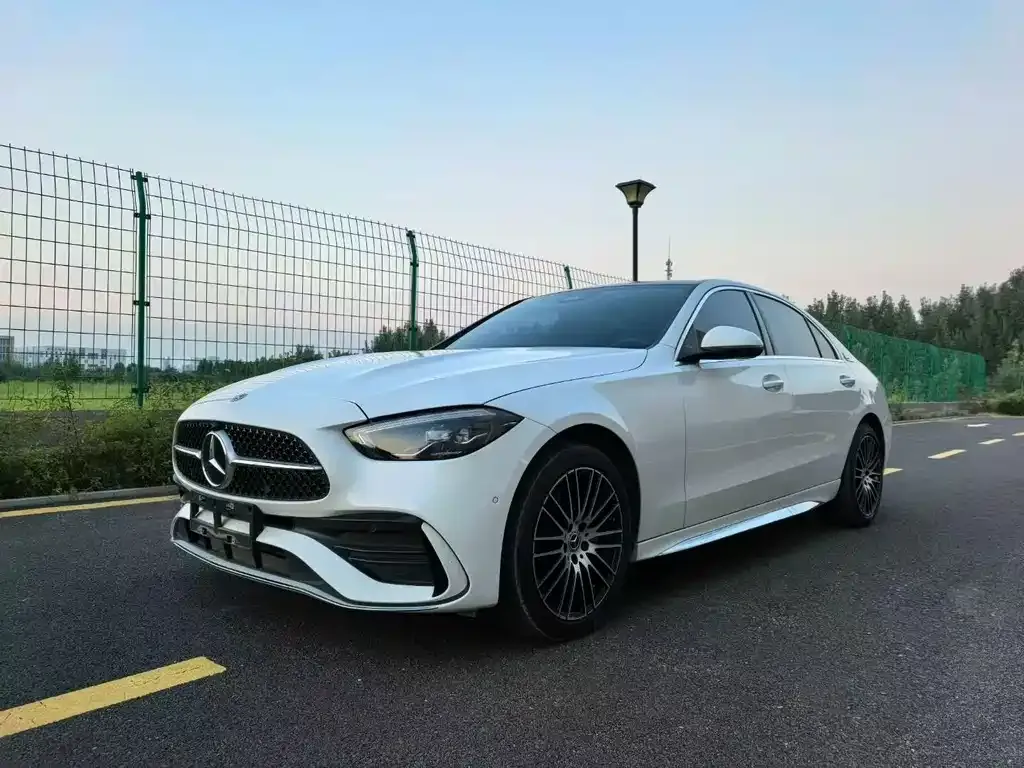 Mercedes-Benz C-Class — фото 1