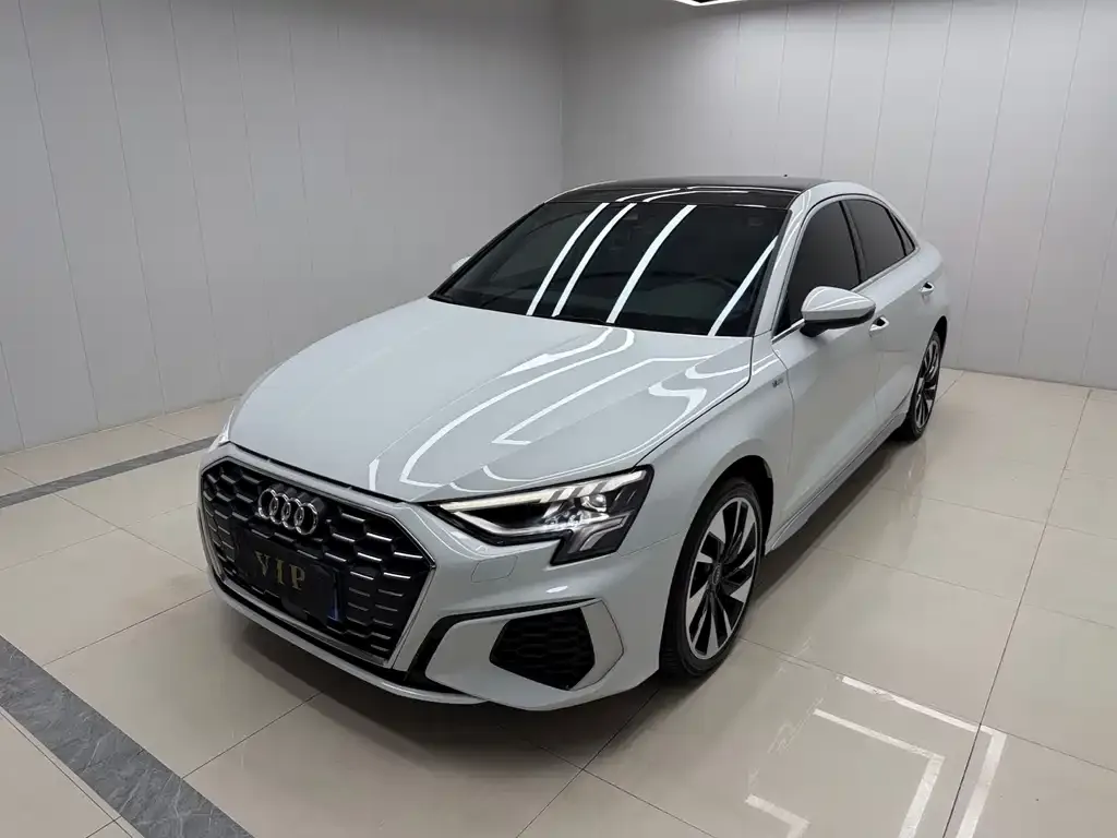 Audi A3 — фото 1