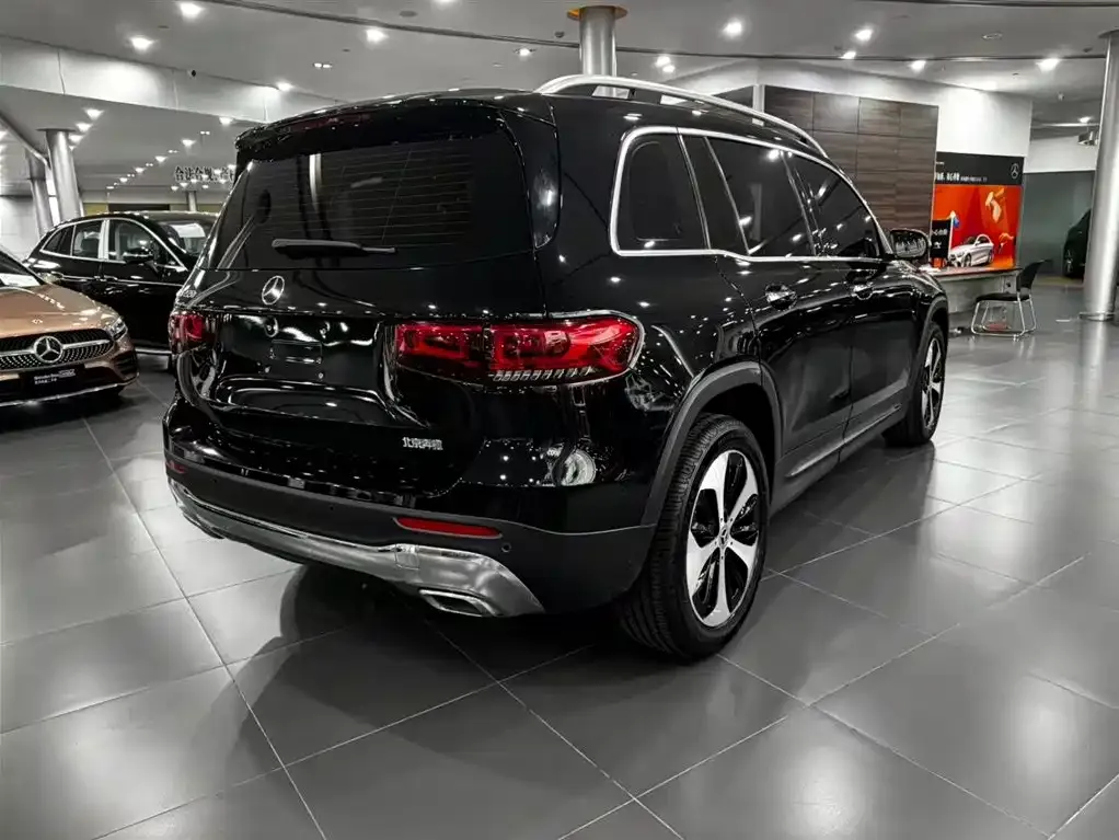 Mercedes-Benz GLB — фото 10