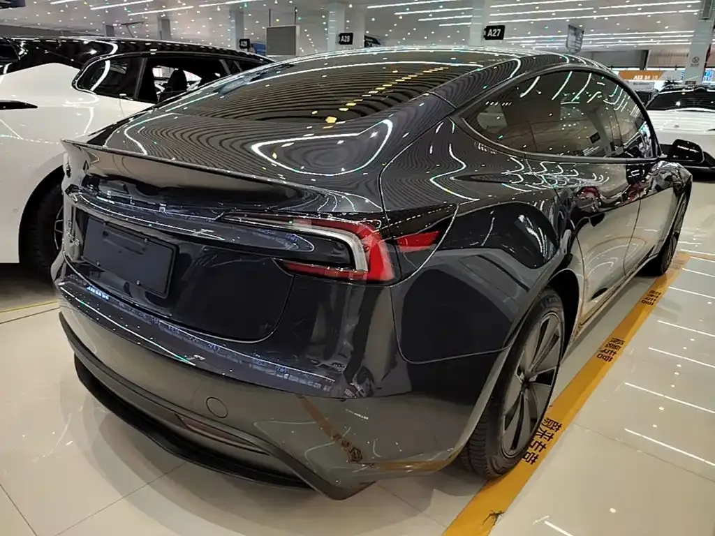Tesla Model 3 — фото 6