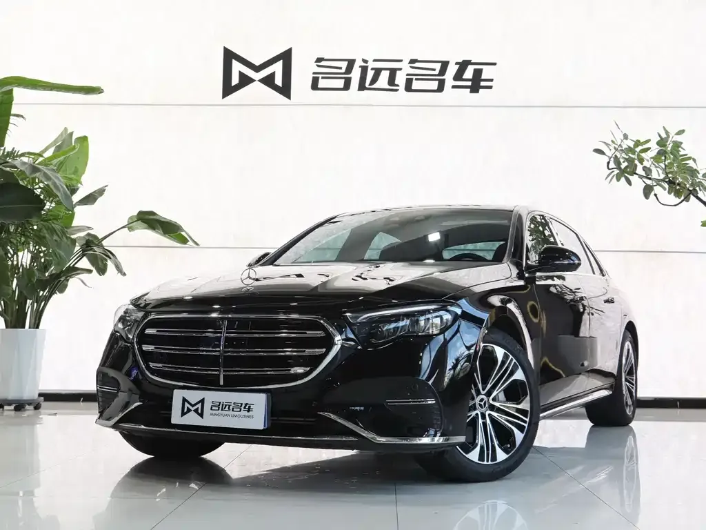 Mercedes-Benz E-Class — фото 1