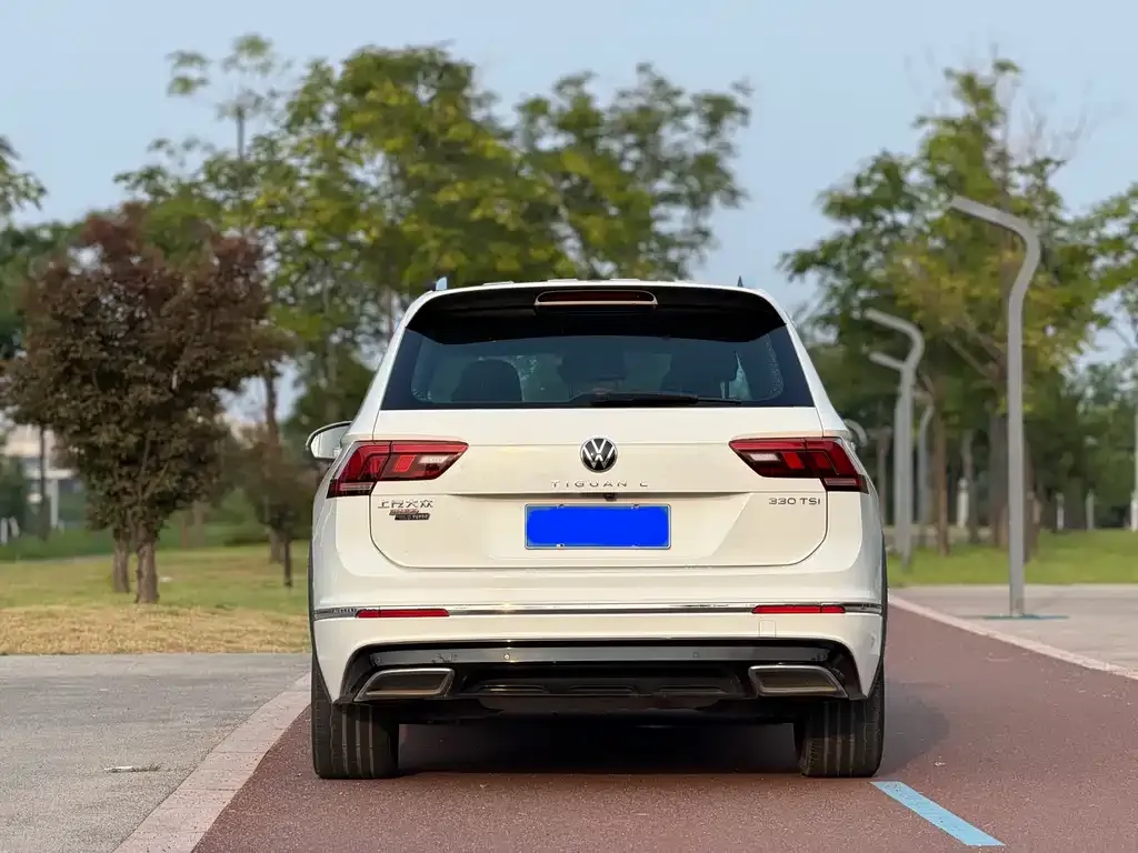 Volkswagen Tiguan L — фото 3