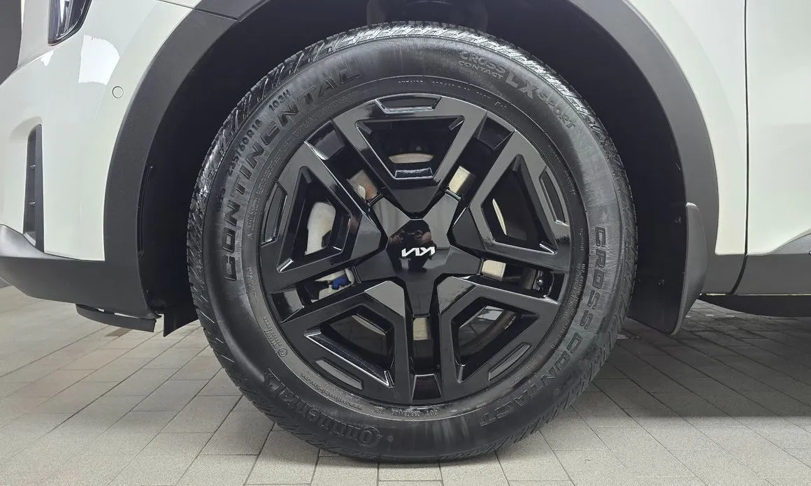 Kia Sorento — фото 9