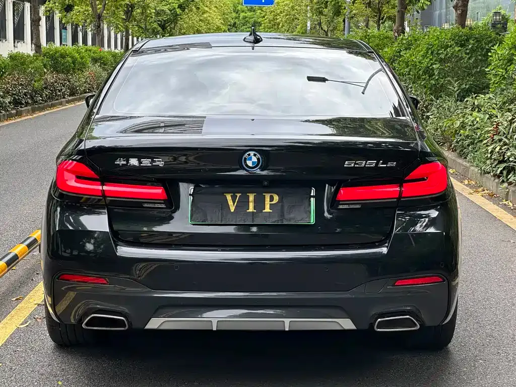 BMW 5 Series New Energy — фото 7