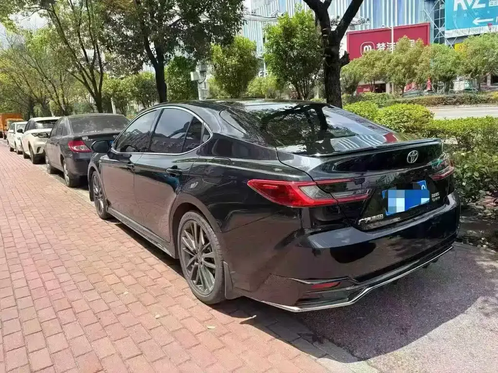 Toyota Camry — фото 4