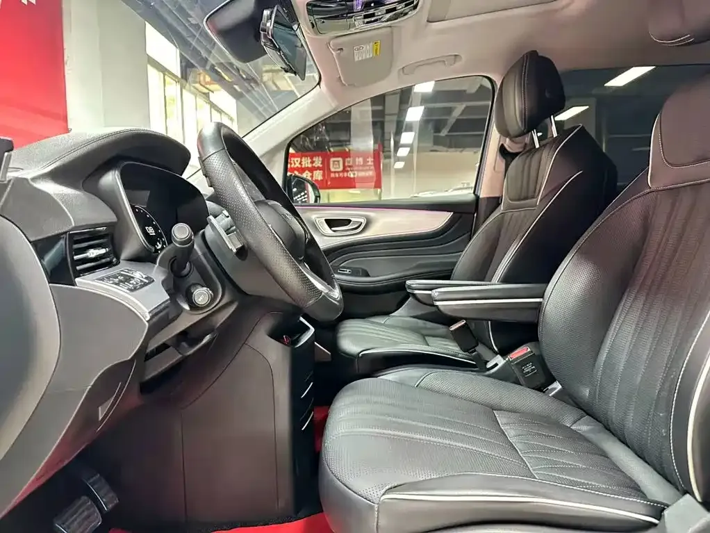 Roewe iMAX8 — фото 9