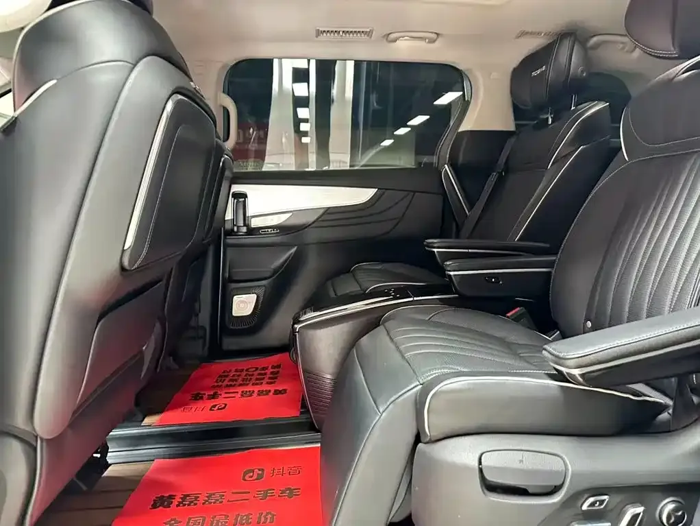 Roewe iMAX8 — фото 8