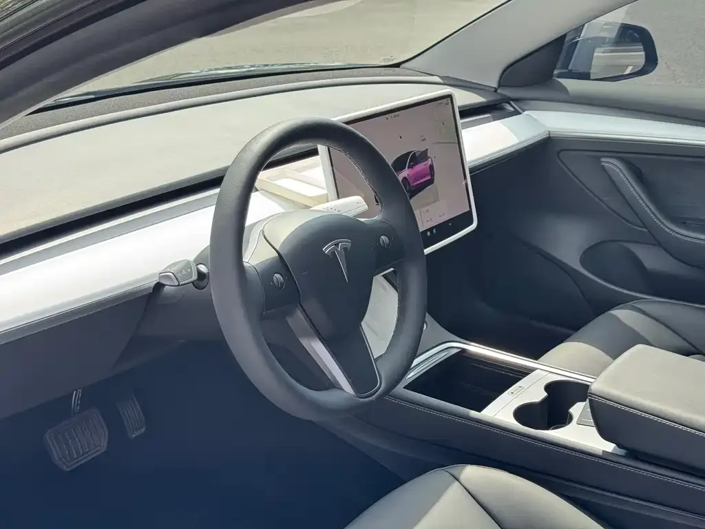 Tesla Model 3 — фото 6