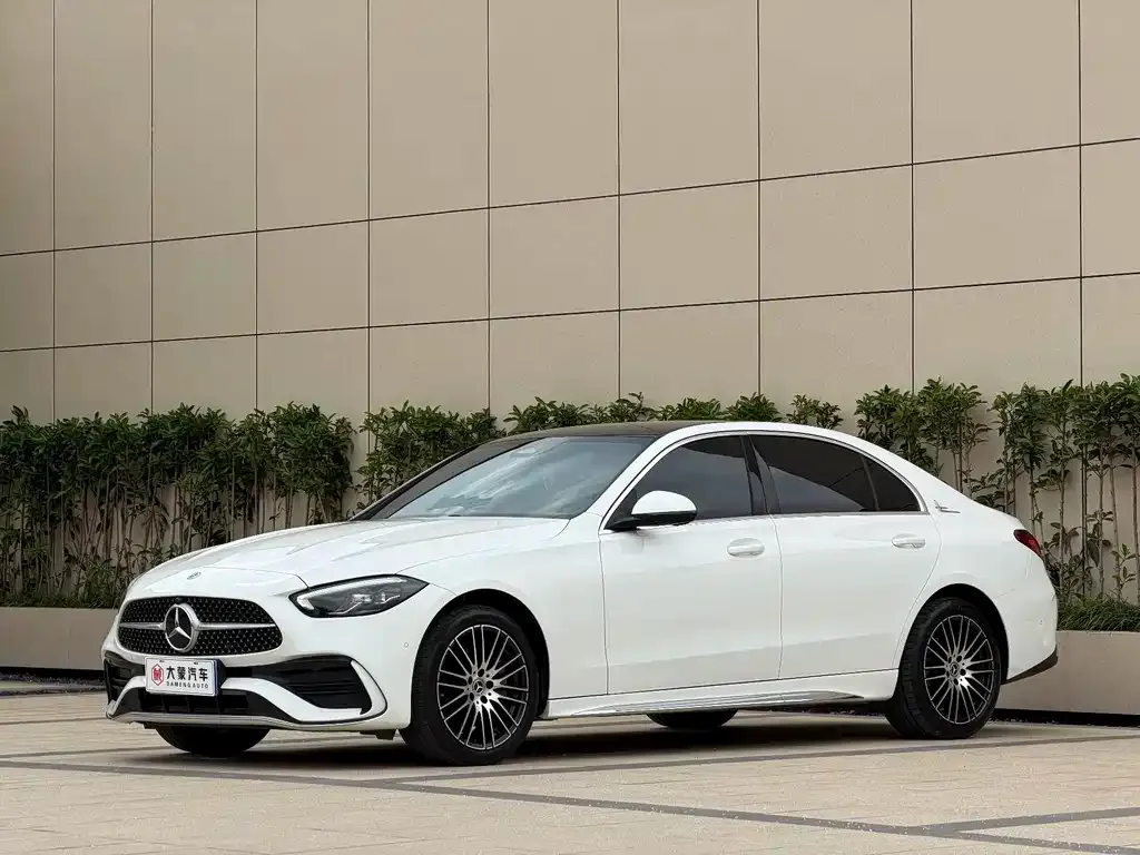 Mercedes-Benz C-Class — фото 1