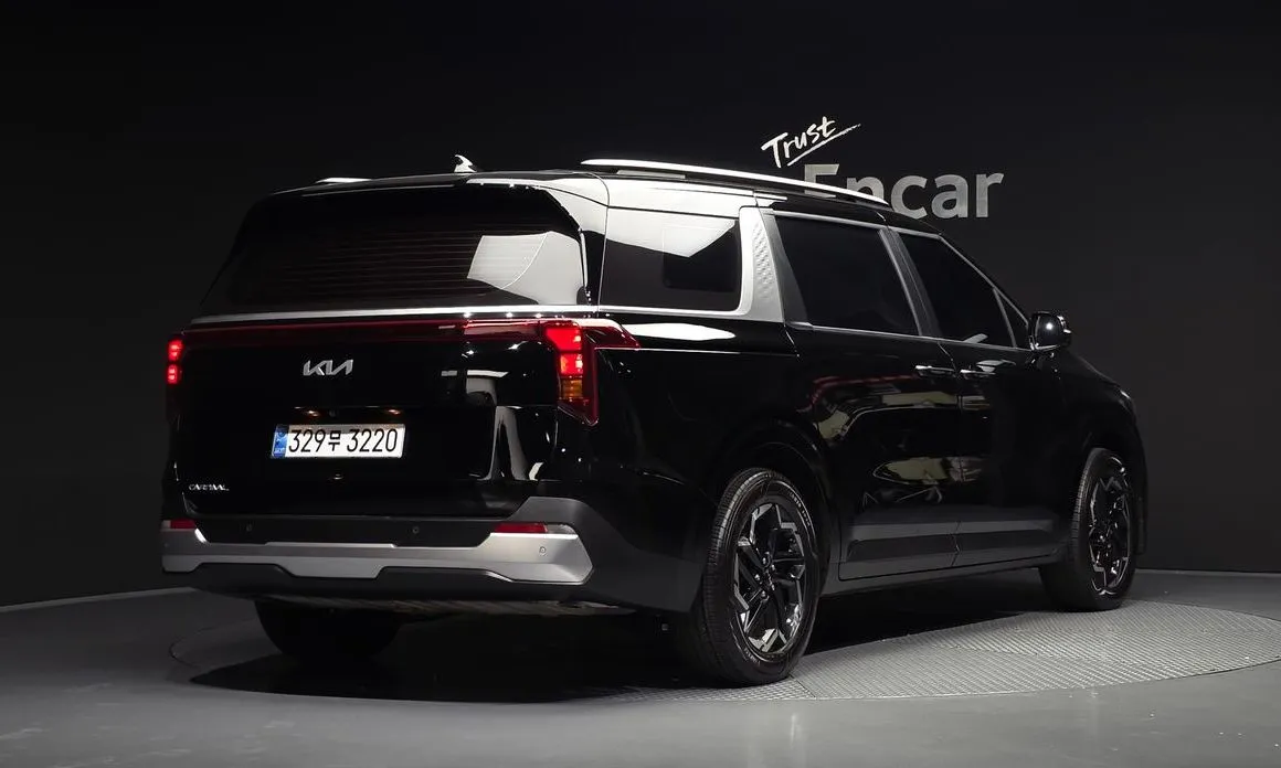 Kia Carnival — фото 6