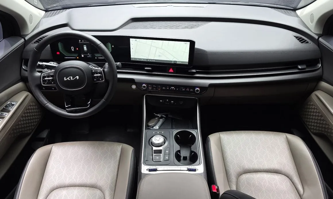 Kia Carnival — фото 10
