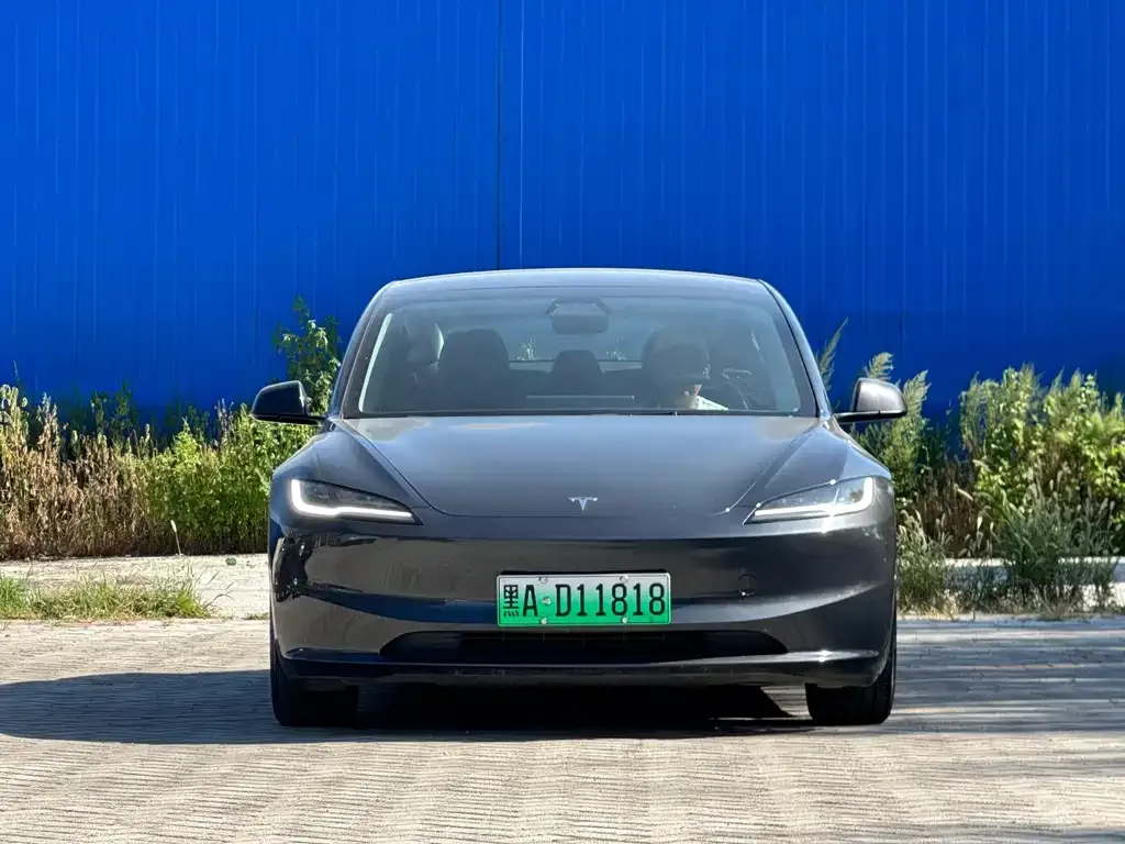 Tesla Model 3 — фото 8