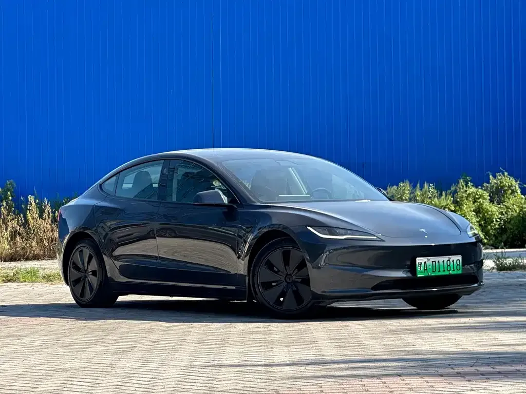 Tesla Model 3 — фото 3