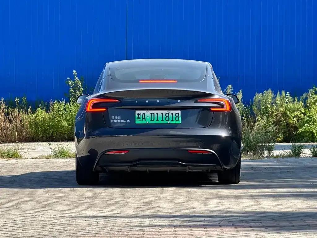 Tesla Model 3 — фото 6