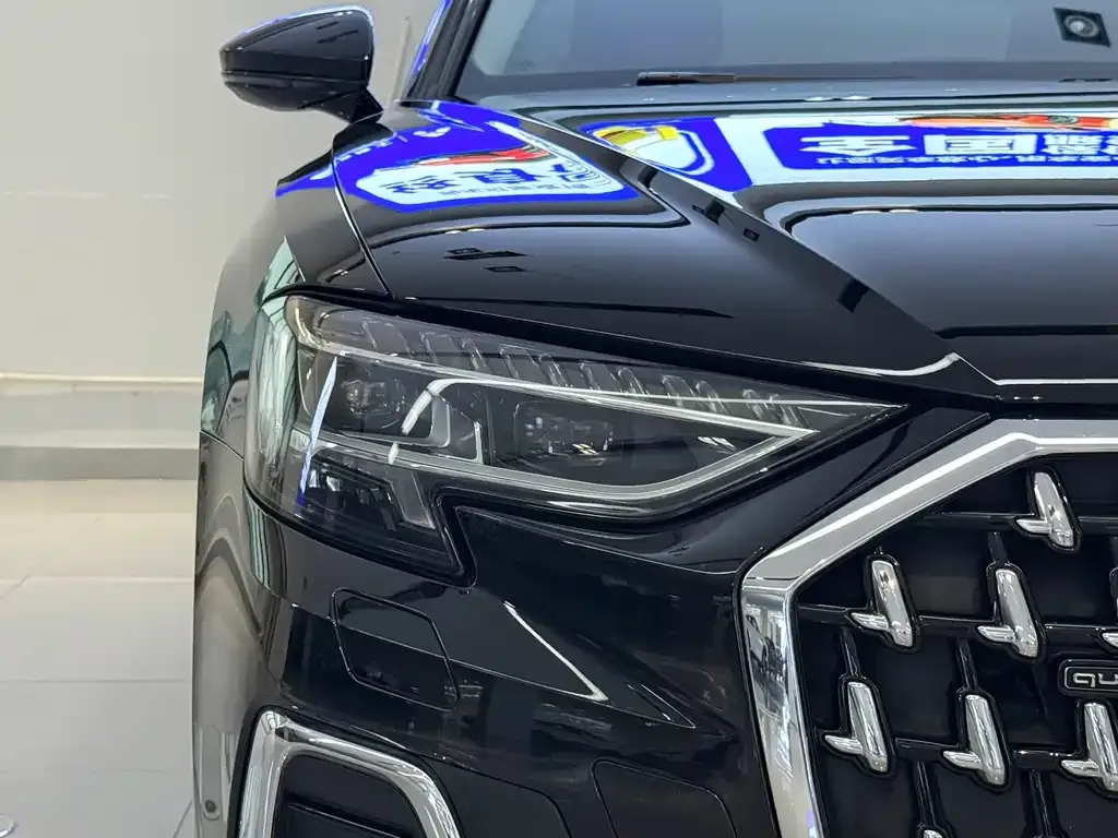 Audi A8 — фото 2