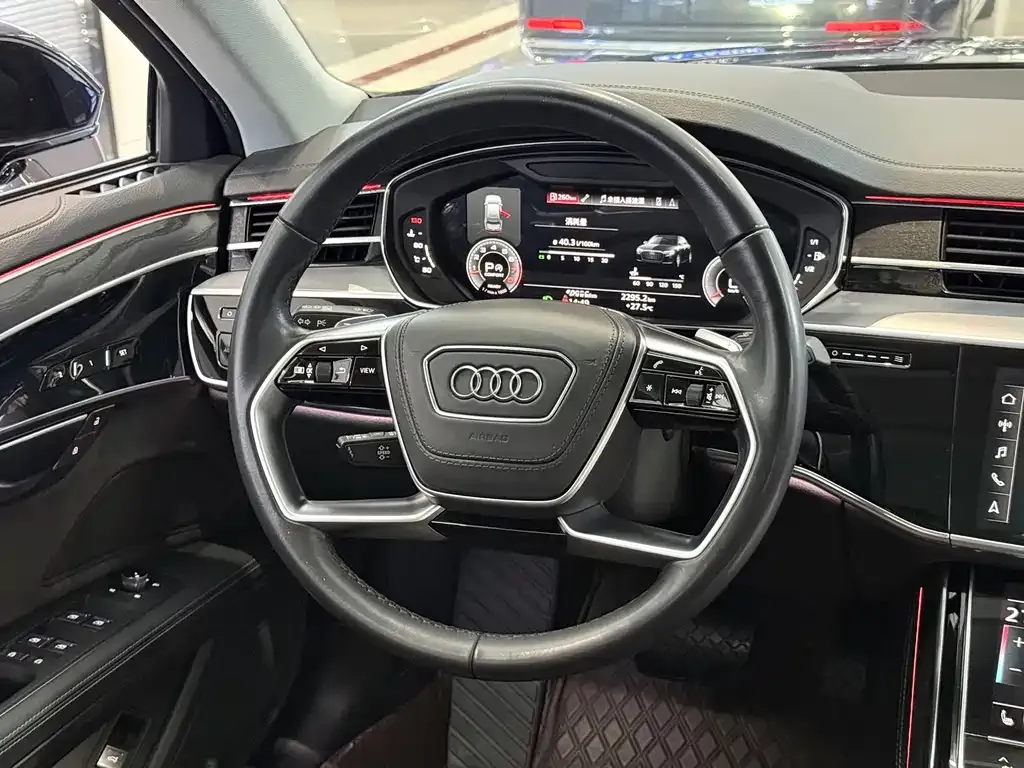 Audi A8 — фото 8