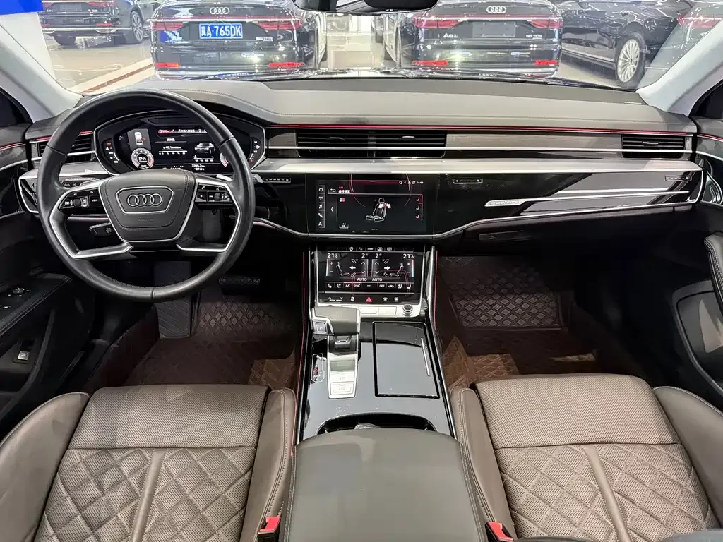 Audi A8 — фото 9