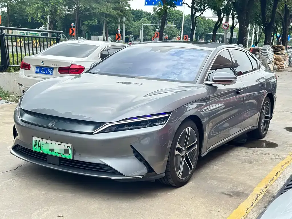BYD Han — фото 1