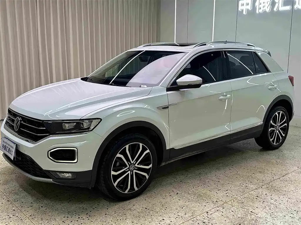 Volkswagen T-Roc — фото 1