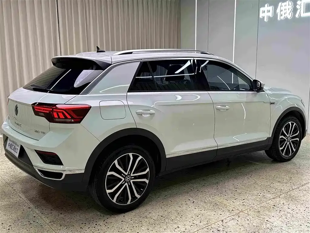 Volkswagen T-Roc — фото 4