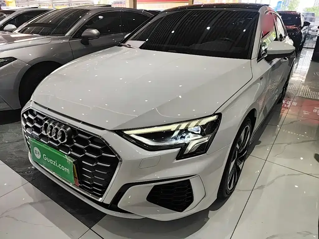 Audi A3 — фото 1