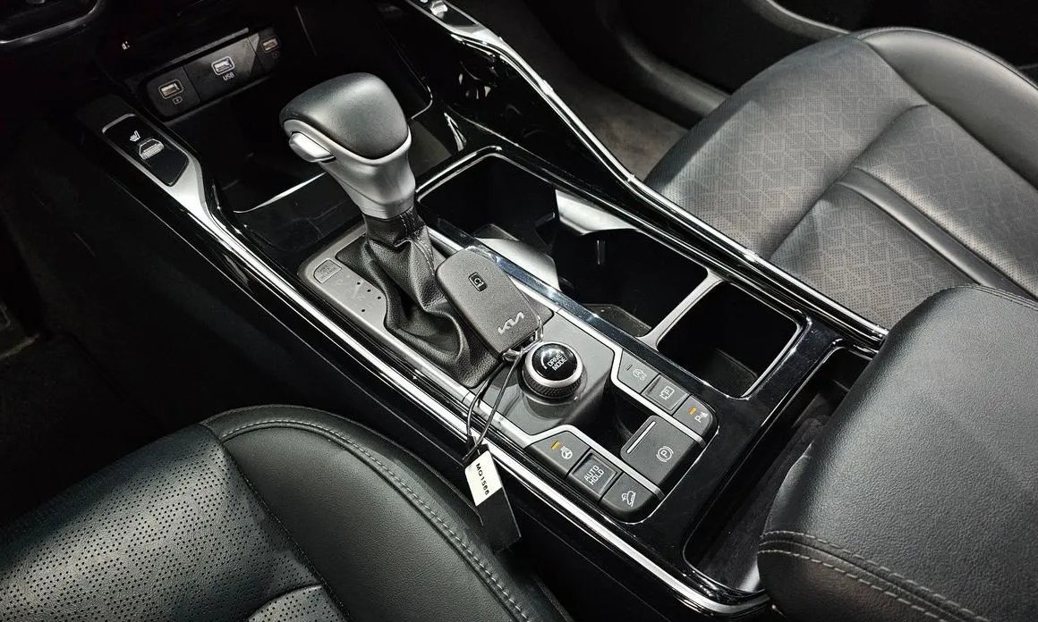 Kia Sorento — фото 7