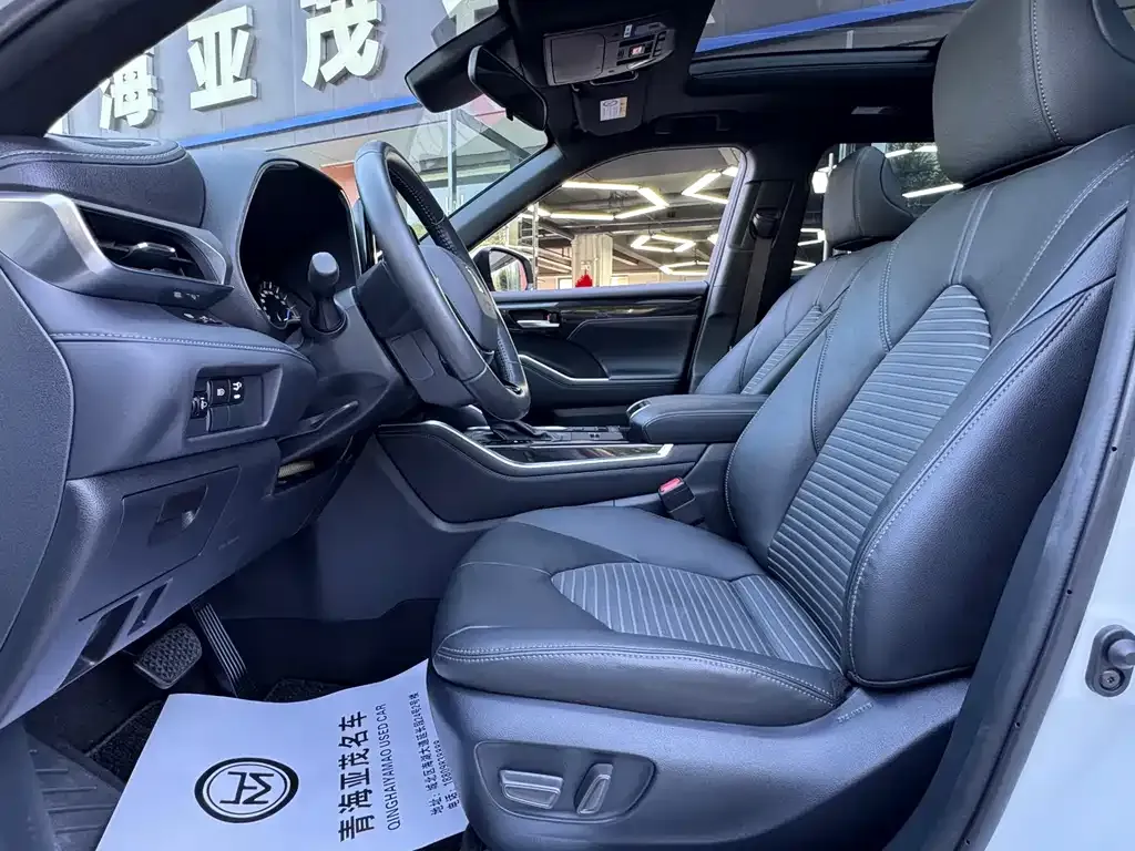Toyota Crown Kluger — фото 3