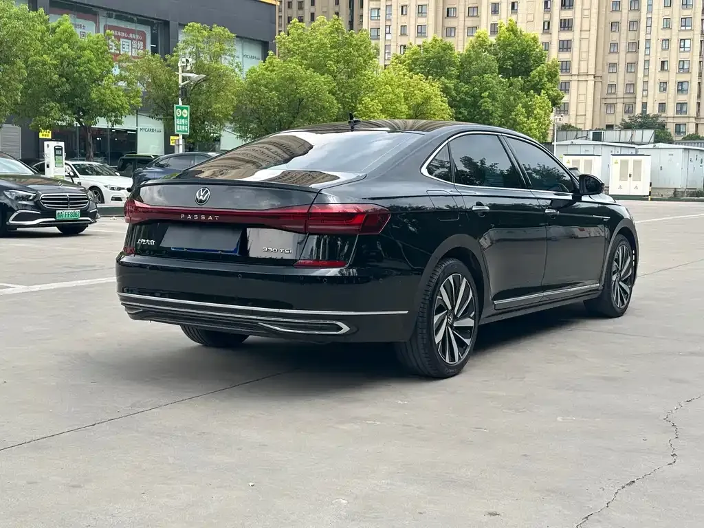 Volkswagen Passat — фото 3