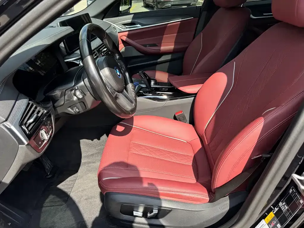 BMW 5 Series New Energy — фото 10