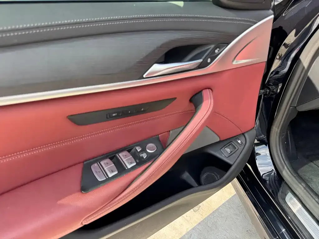 BMW 5 Series New Energy — фото 3