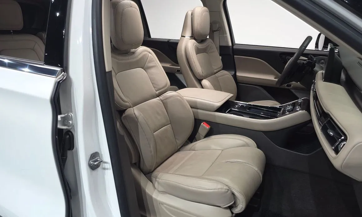 Lincoln Aviator — фото 10