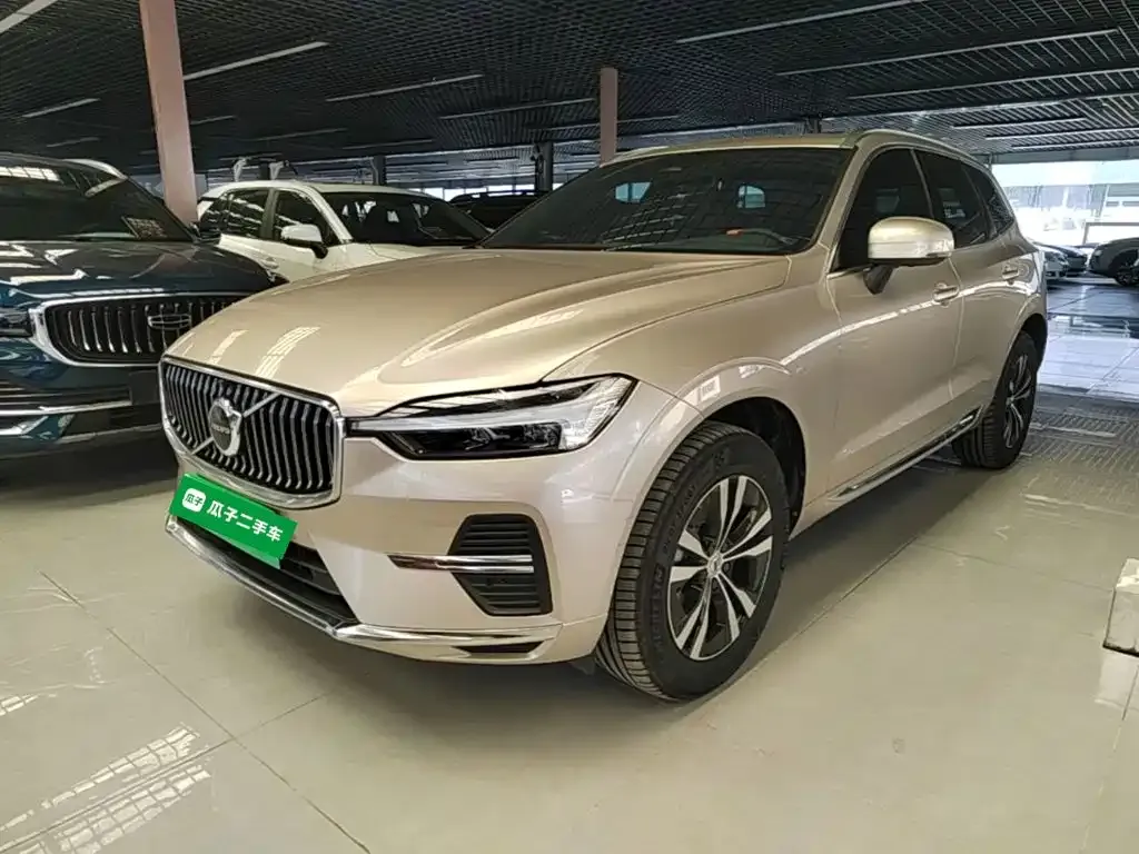 Volvo XC60 — фото 1