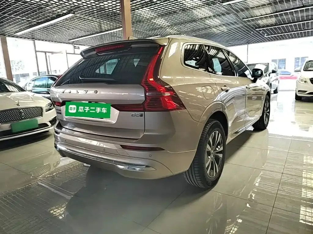 Volvo XC60 — фото 9