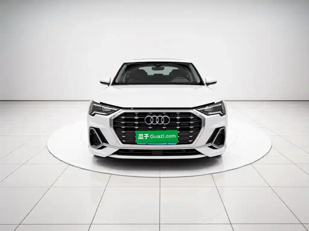 Audi Q3 — фото 7