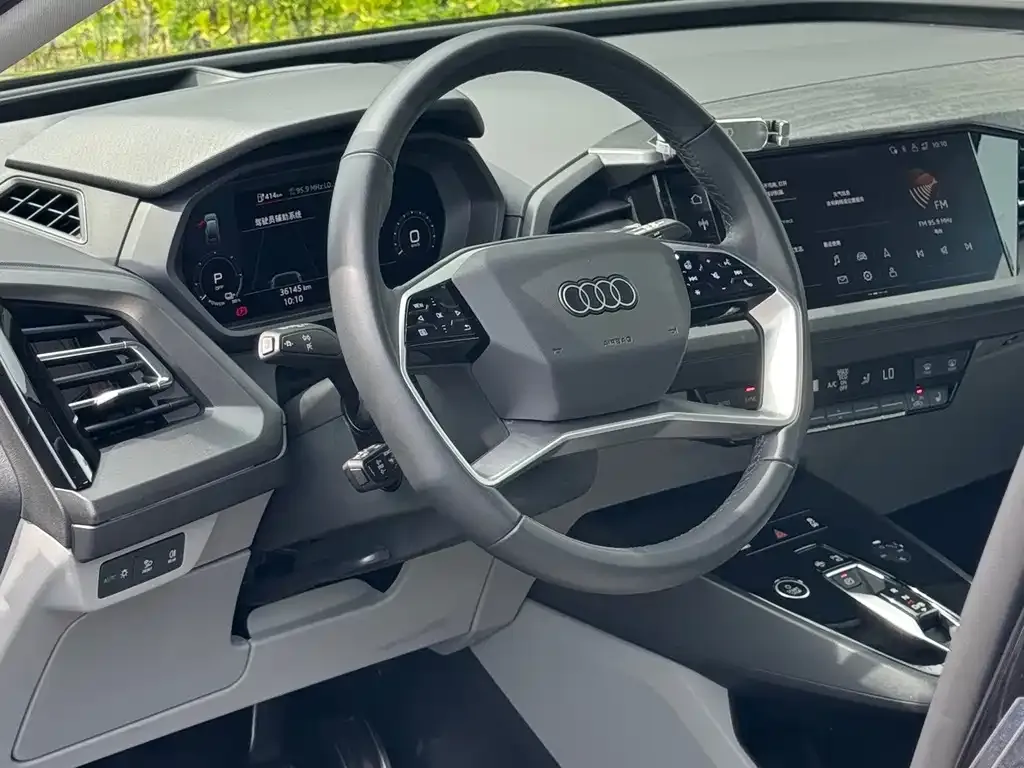 Audi Q5 e-tron — фото 10
