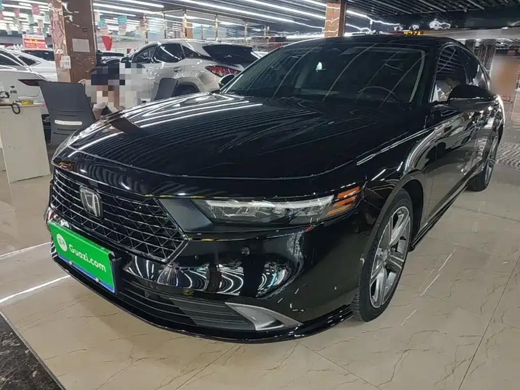 Honda Accord — фото 1
